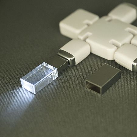 Флеш накопитель USB 2.0 Кристалл, металл/стекло, прозрачный/серебристый, подсветка синим, 16 GB